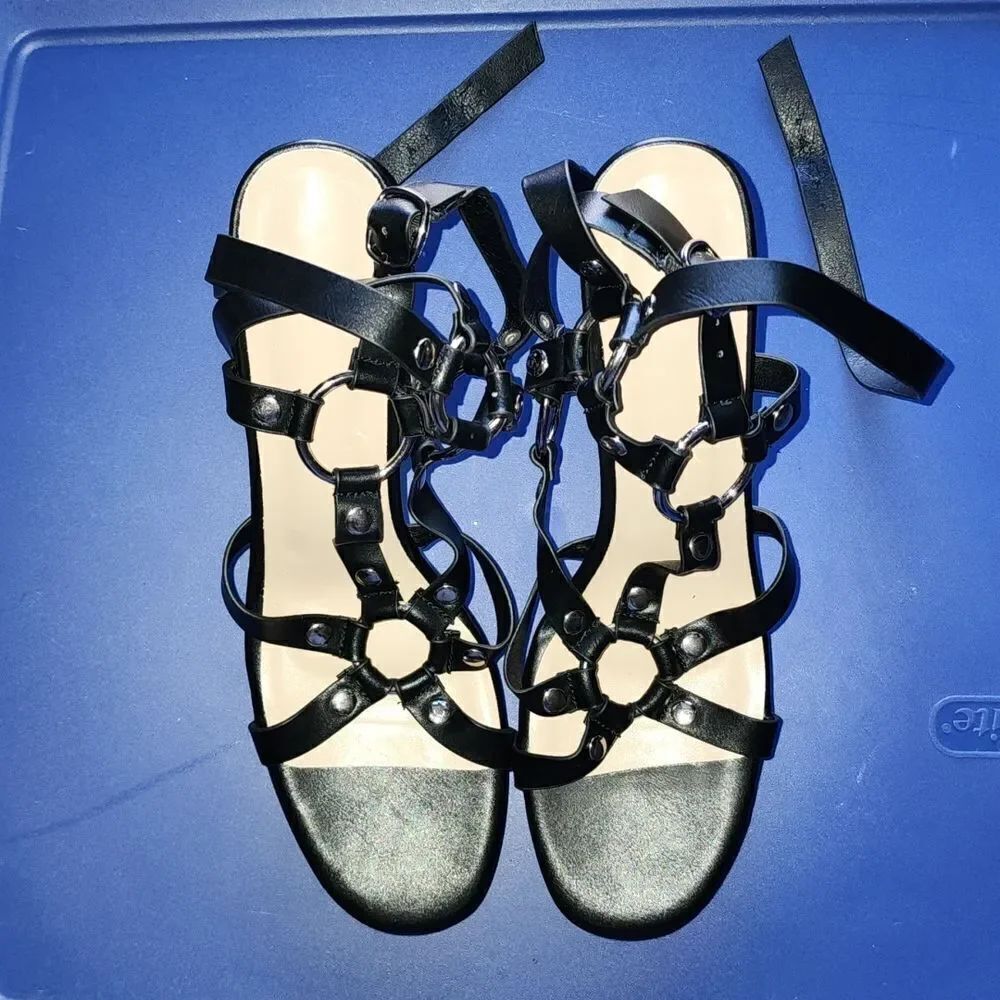 NWOT CAGE HEELS